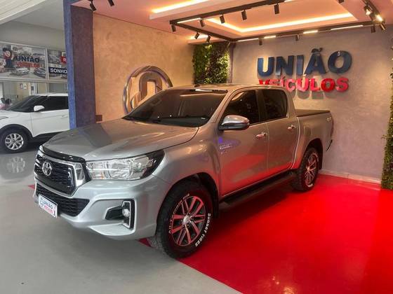TOYOTA HILUX 2.7 SR 4X2 CD 16V FLEX 4P AUTOMÁTICO